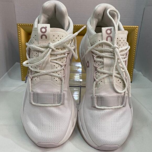 On Cloudnova White Neutral Running Sneakers Women’s 6.5 | Swiss Engineering | Ex - Picture 7 of 10